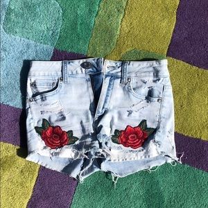 super stretch embroidered american eagle shorts